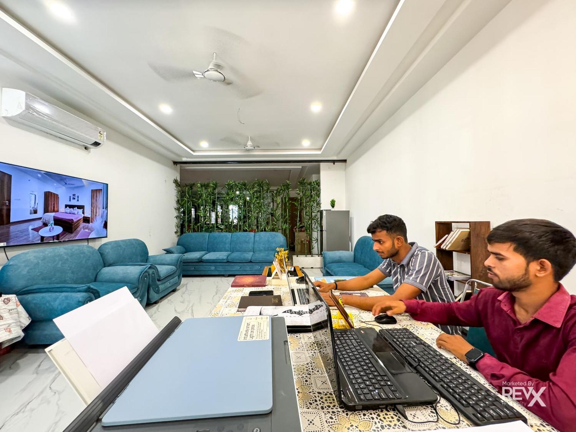 Guru Sadan A Luxe Stay Ayodhya 외부 사진