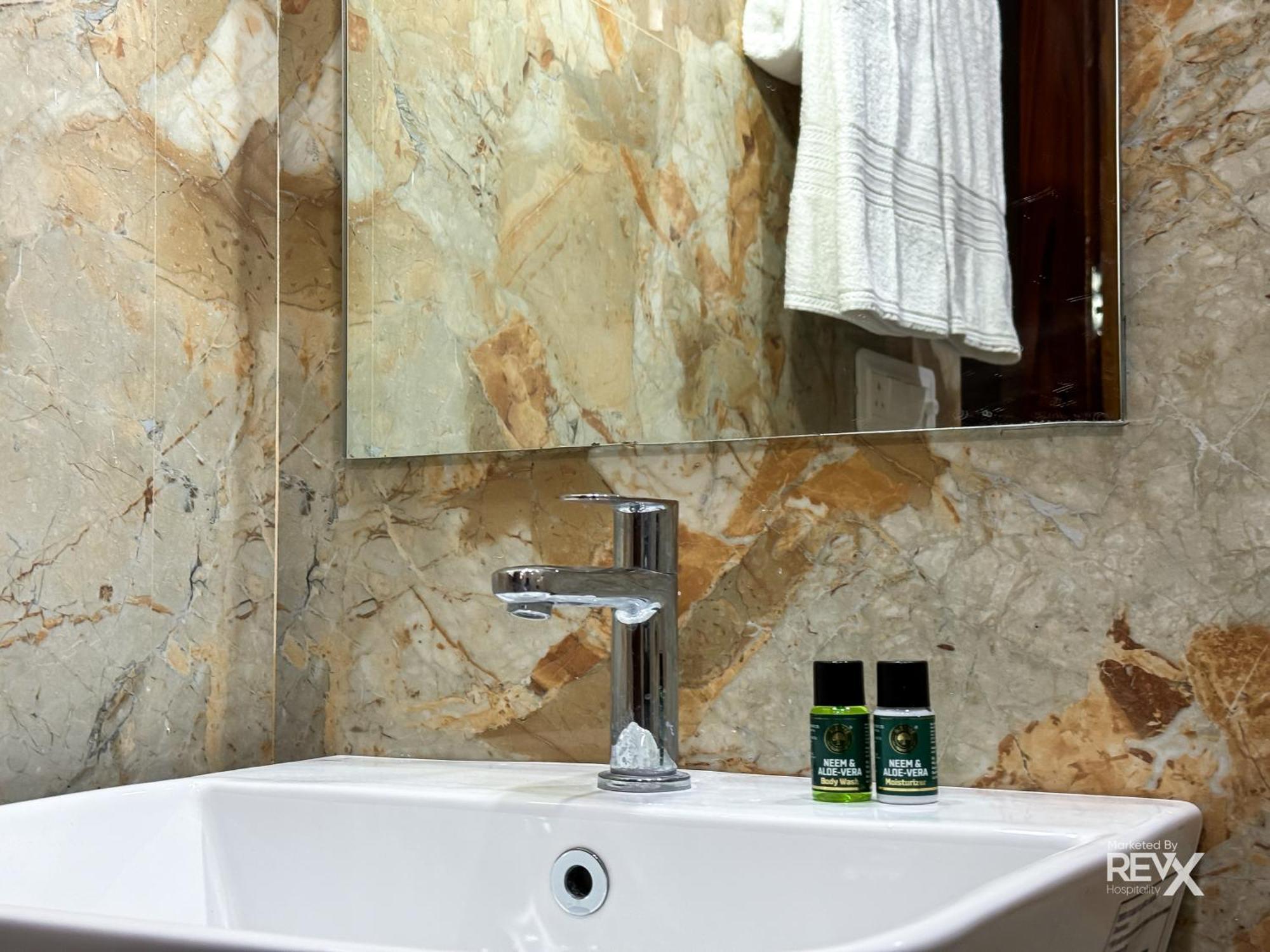 Guru Sadan A Luxe Stay Ayodhya 외부 사진